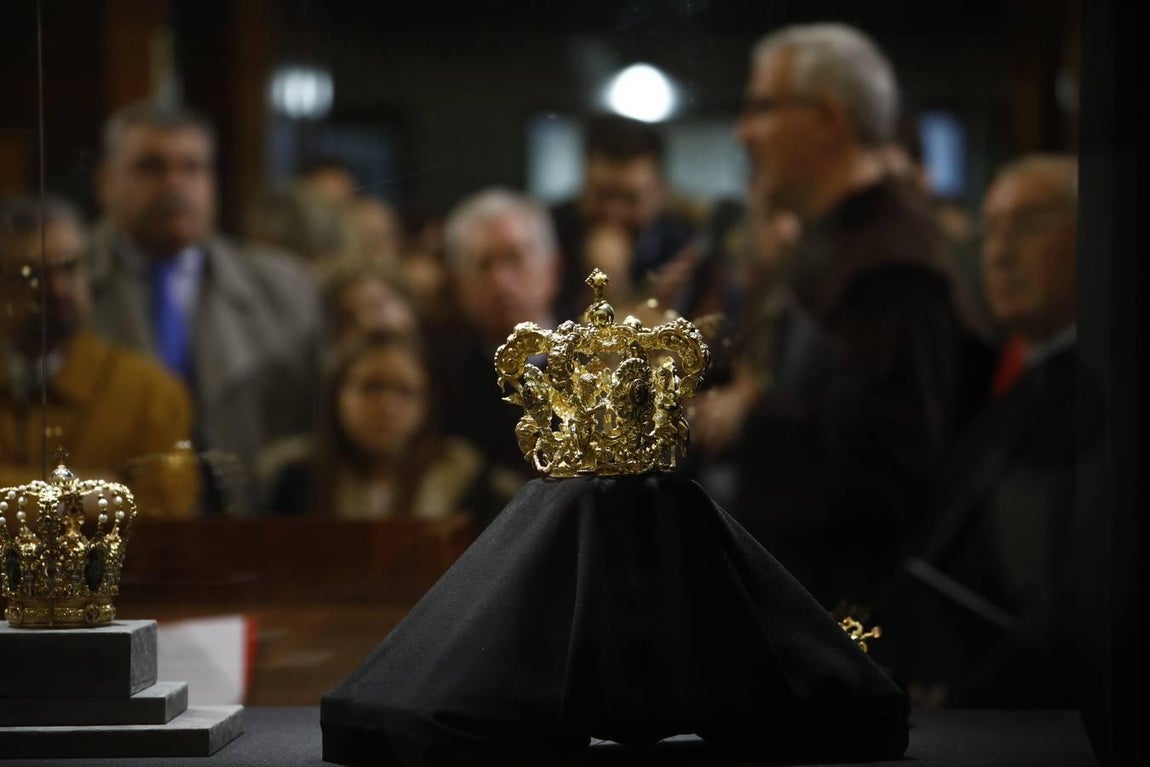 La exposición del ajuar de las Vírgenes de gloria de Córdoba, en imágenes
