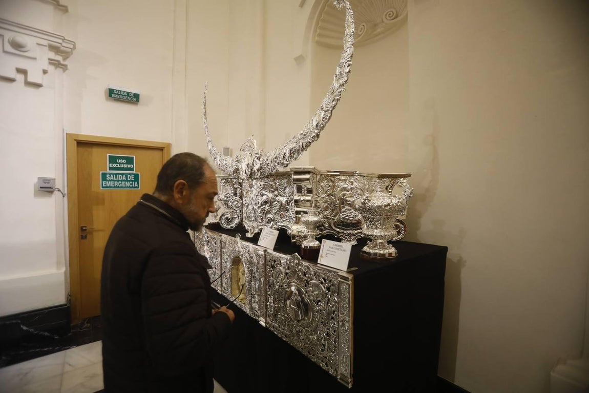 La exposición del ajuar de las Vírgenes de gloria de Córdoba, en imágenes