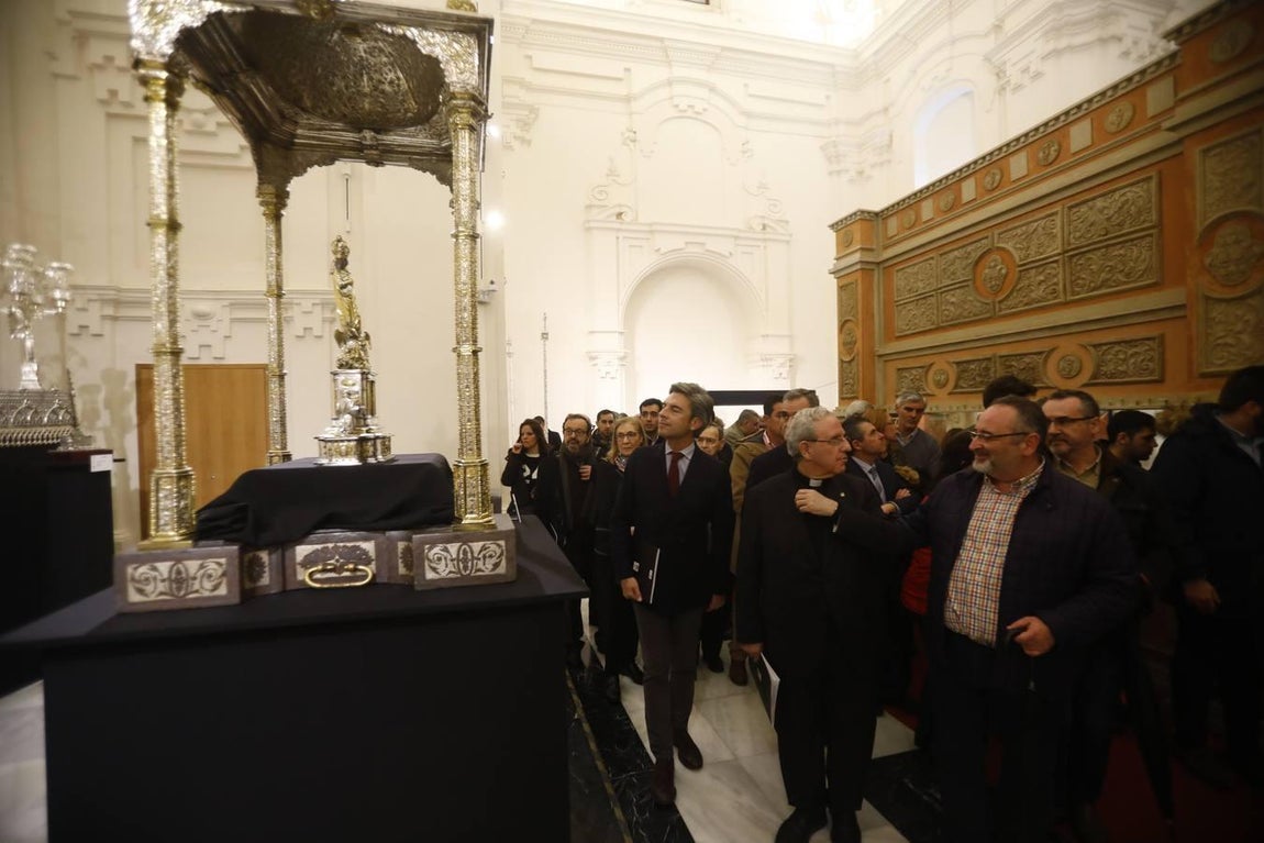 La exposición del ajuar de las Vírgenes de gloria de Córdoba, en imágenes