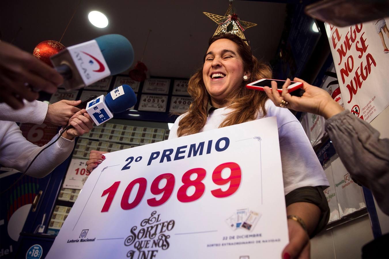 En imágenes: Málaga celebra un segundo premio de la Lotería de Navidad con el 10989