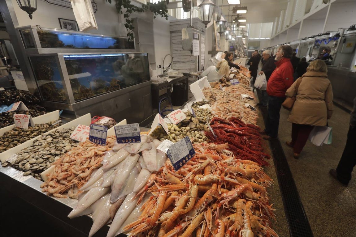 FOTOS: Las compras de última hora en el mercado de Cádiz