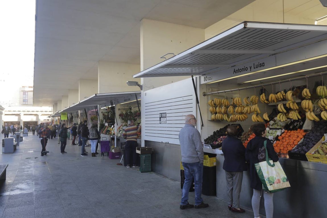 FOTOS: Las compras de última hora en el mercado de Cádiz