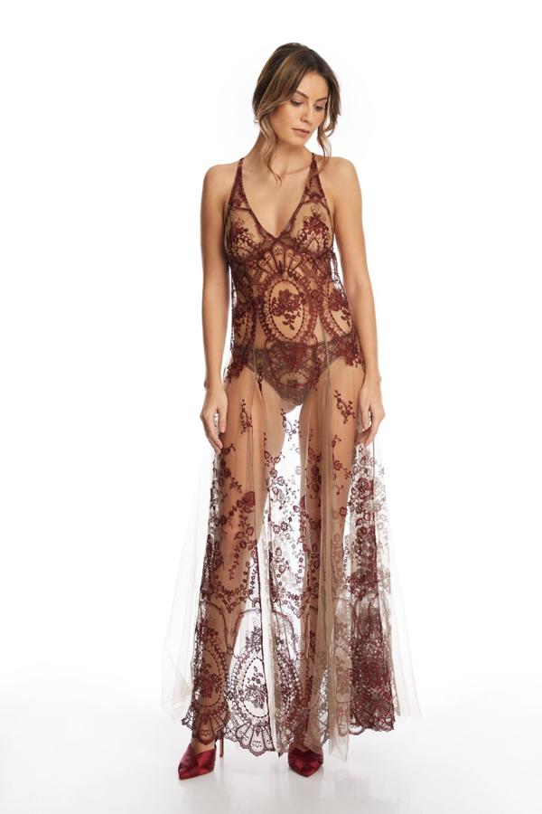 Desert Rose Long Dress in Dark Copper. Este vestido con bordados de la colección Desert Rose de I.D.Sarrieri  ha sido creado para mujeres fuertes y poderosas. Su precio es de 995 euros.