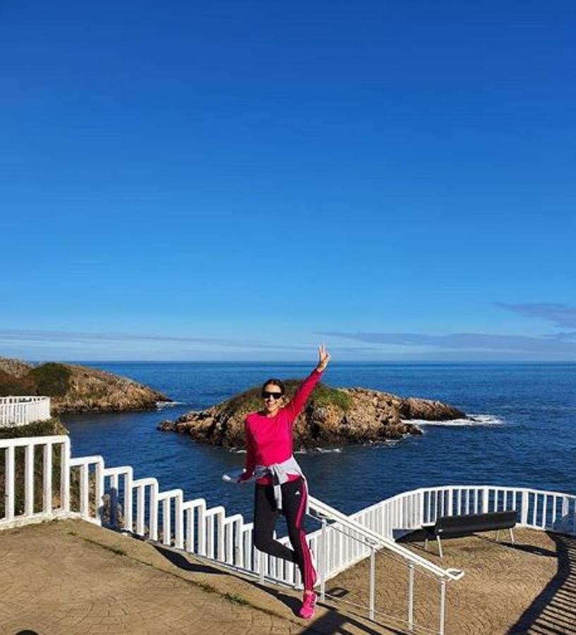 Paula Echevarría ha disfrutado de unos días en Candas, Asturias, junto a los suyos. Ha pasado tiempo en familia, ha practicado deporte y también le ha dado tiempo a hacer un poco el gamberro en sus redes sociales. 