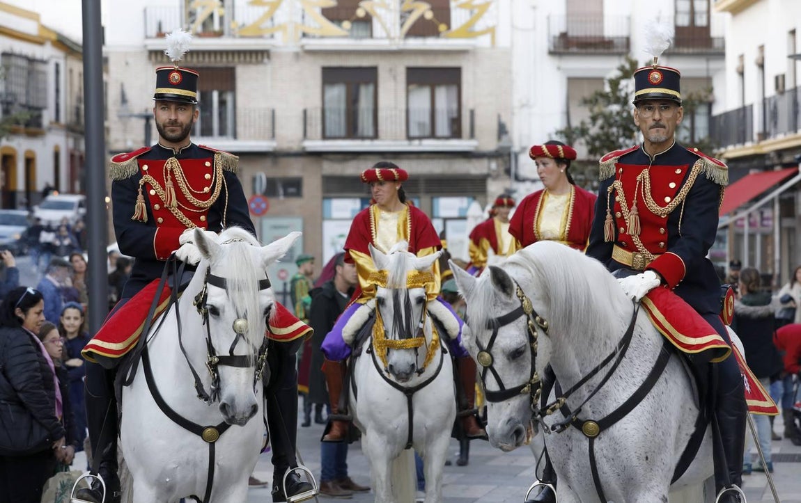El desfile de la Cartera Real por la calles de Córdoba, en imágenes