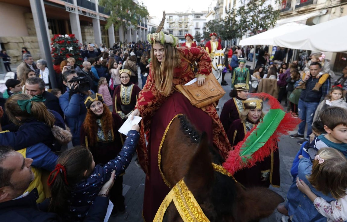 El desfile de la Cartera Real por la calles de Córdoba, en imágenes