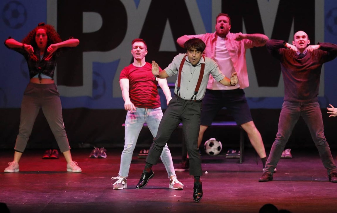 El paso de «Los Futbolísimos» por el Gran Teatro de Córdoba, en imágenes