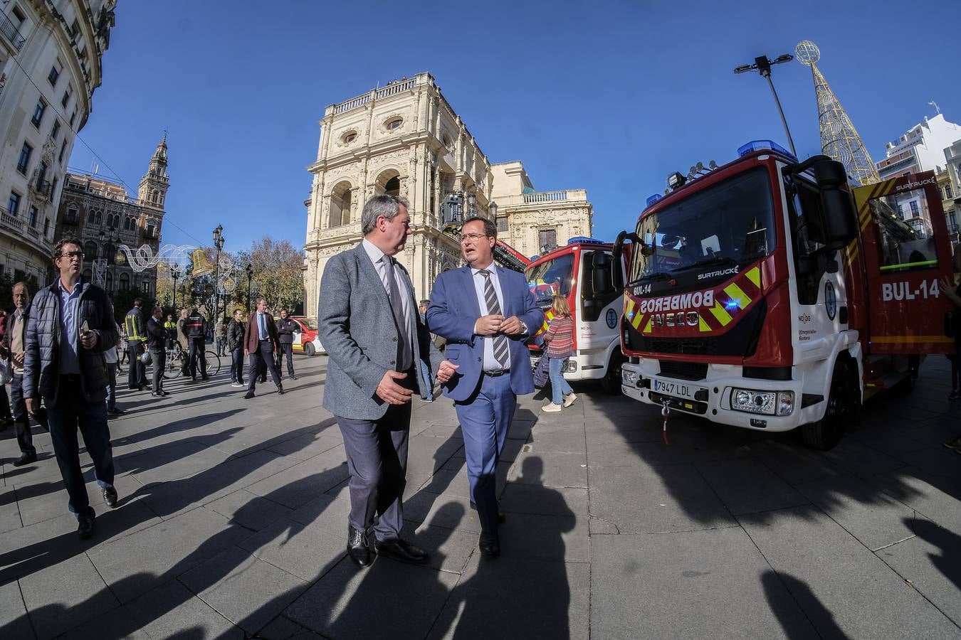 En imágenes, presentación de los nuevos coches de Bomberos en Sevilla