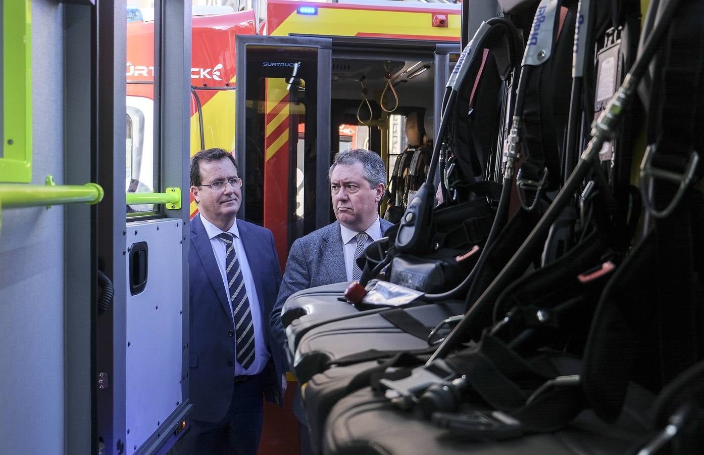 En imágenes, presentación de los nuevos coches de Bomberos en Sevilla