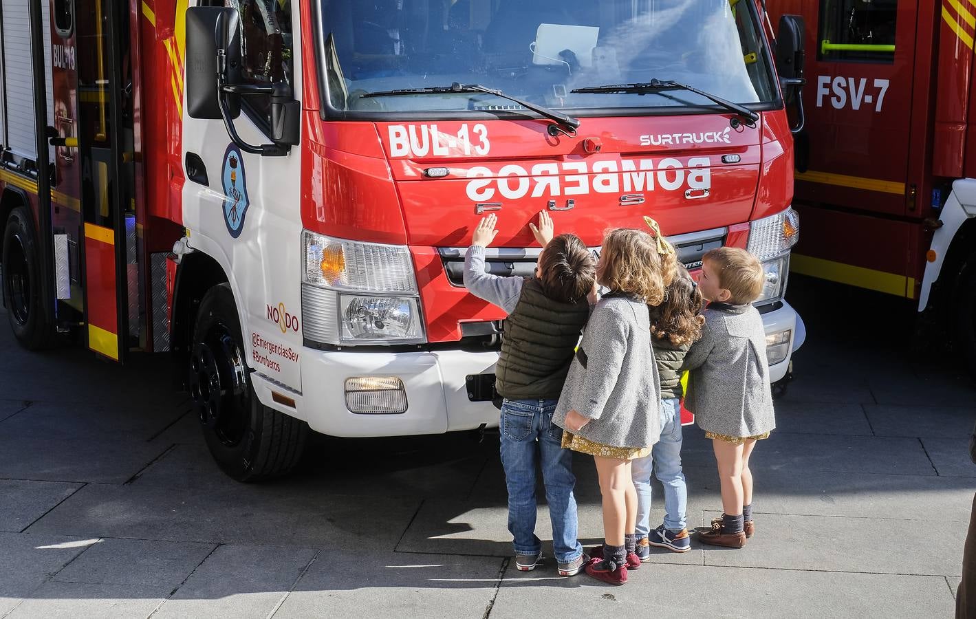 En imágenes, presentación de los nuevos coches de Bomberos en Sevilla