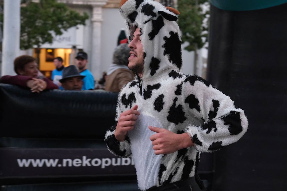 FOTOS: Búscate en la III San Silvestre de Cádiz 2019