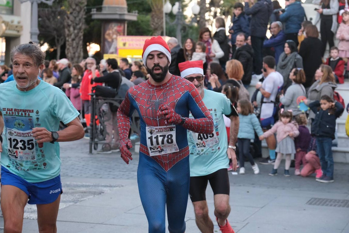 FOTOS: Búscate en la III San Silvestre de Cádiz 2019