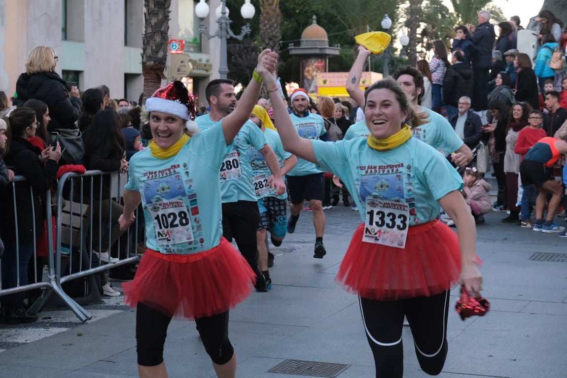 FOTOS: Búscate en la III San Silvestre de Cádiz 2019