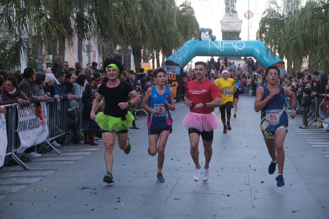 FOTOS: Búscate en la III San Silvestre de Cádiz 2019