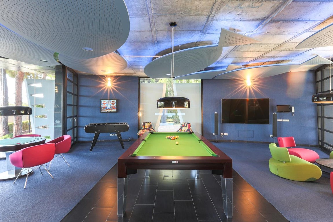 La Nao: 16 millones de euros. "La Nao es una de las propiedades más impresionantes no sólo del mercado inmobiliario catalán sino también del español, y es uno de los principales reclamos de nuestro patrimonio inmobiliario de superlujo para compradores e inversores de todo el mundo”, indica Elizabeth Hernández, directora de las oficinas de la inmobiliaria