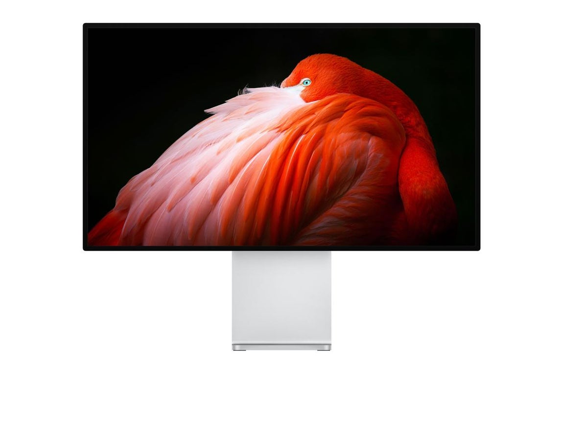 Pantalla Pro Display XDR. Si buscas una pantalla de última generación que te asegure una alta calidad, no lo dudes, Apple tiene el diseño perfecto: la Pro Display XDR. Una pantalla retina de 6K de 32 pulgadas con una precisión cromática brutal, ángulo de visión superamplio y rango dinámico extremo. El modelo de vidrio nanotexturizado, con soporte Pro Stand y adaptador de montaje VESA cuesta 7.817 euros.