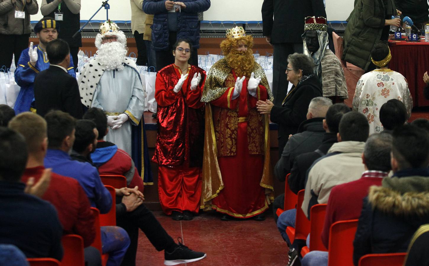 En imágenes, visita de los Reyes Magos al centro penitenciario Sevilla I