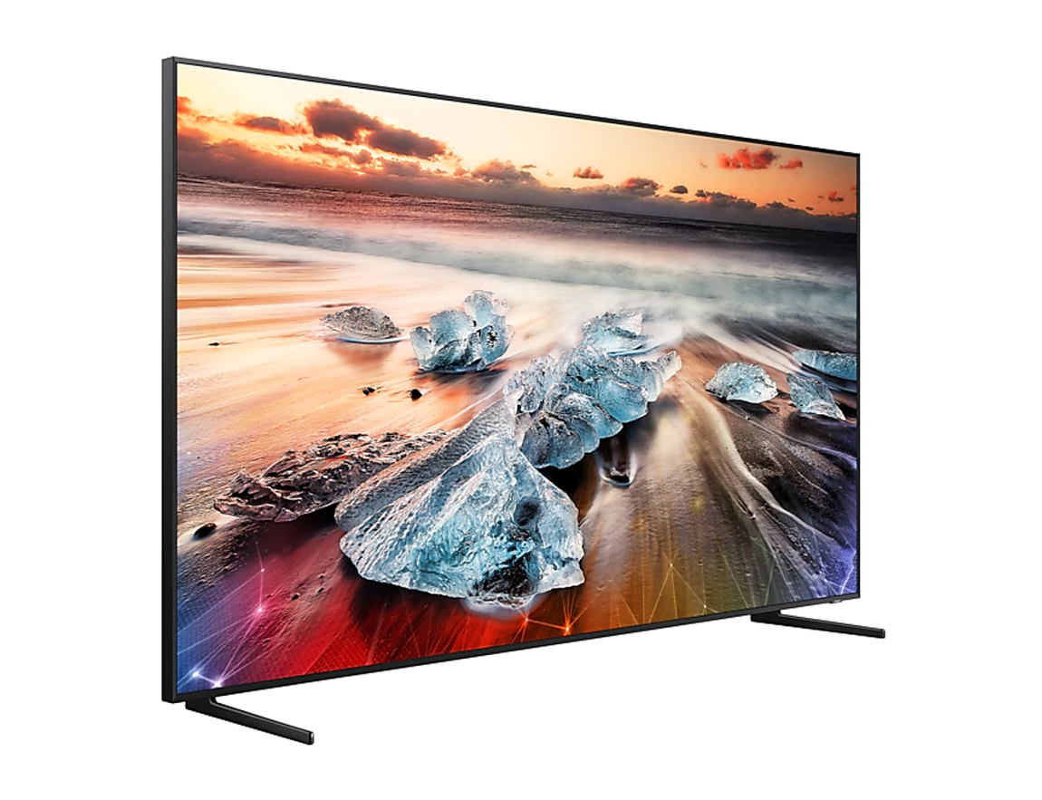 Televisor QLED 8K. Lo mejor en tecnología para tu salón. Este televisor con QLED 8K es el único con una definición 4 veces superior a 4K. Gracias al poder de la Inteligencia Artificial  podrás apreciar hasta el más mínimo detalle de la imagen. Además, cuenta con la más avanzada tecnología, un procesador K Q950R que mejora al mismo tiempo la imagen y el sonido. Su precio es de 69.999 euros.