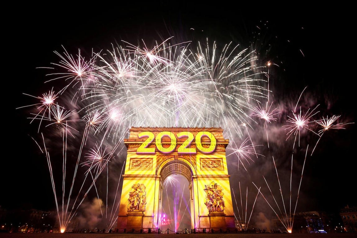 París. Los Campos Elíseos lucían así de espectaculares para dar la bienvenida al año 2020