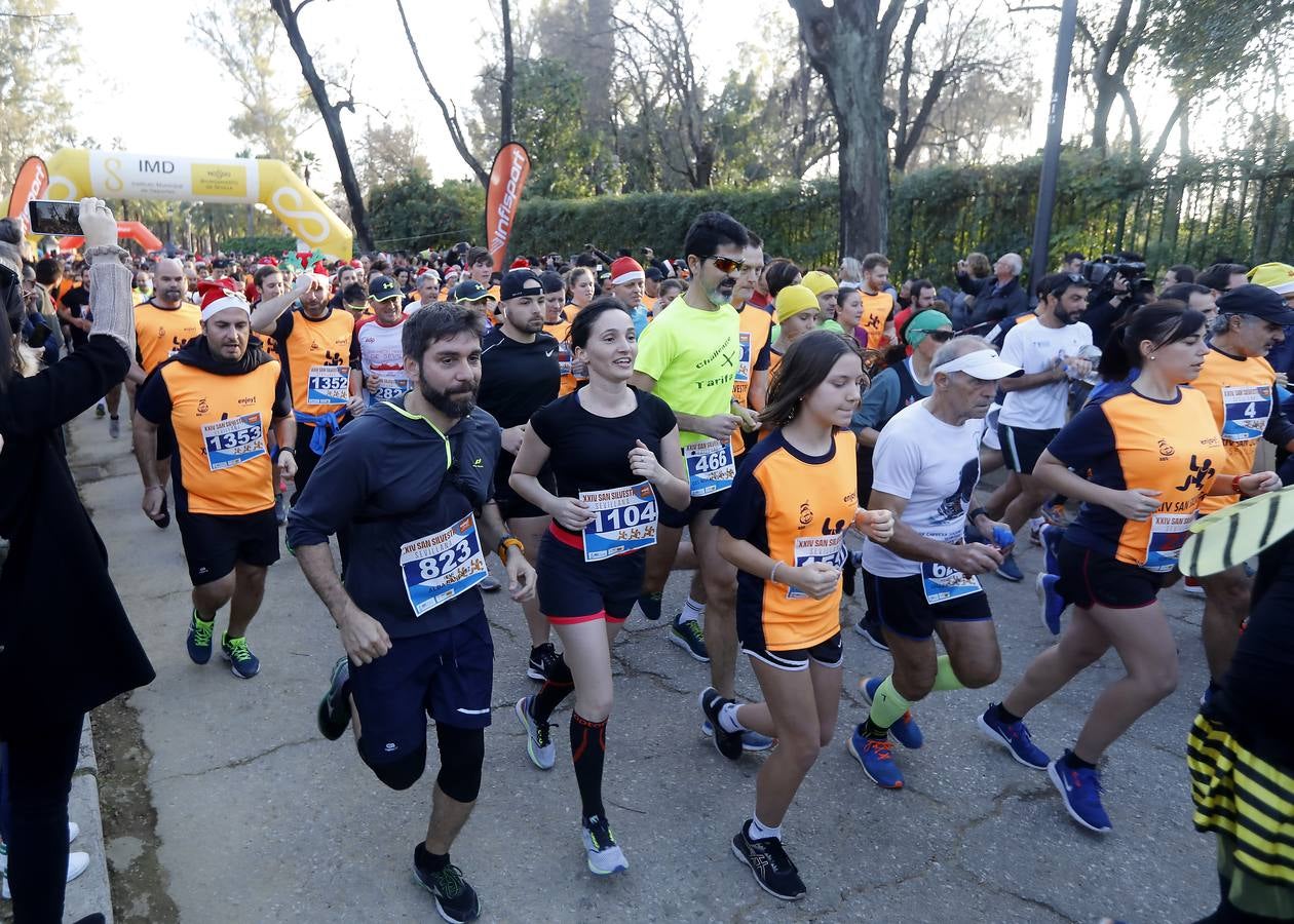 Las mejores imágenes de la carrera San Silvestre de Sevilla y (II)