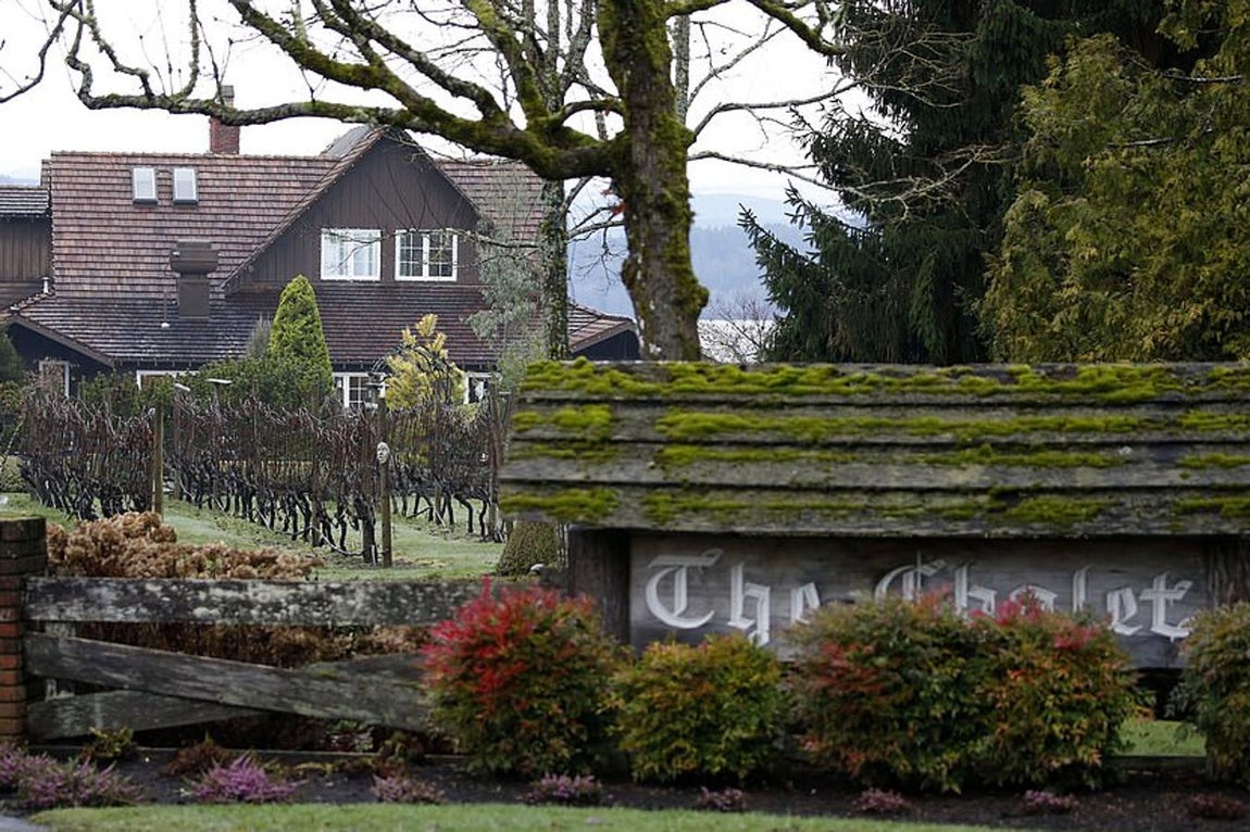 Navidad de lujo en Canadá. Durante este período de descanso mediático del que han disfrutado han podido reunirse con una afamada publicista de Hollywood que les ha ayudado con el lanzamiento de una campaña destinada a recaudar fondos para esta nueva e incipiente entidad benéfica que van a poner en marcha. Y es que el príncipe Harry y Meghan Markle no solo han estado en Canadá