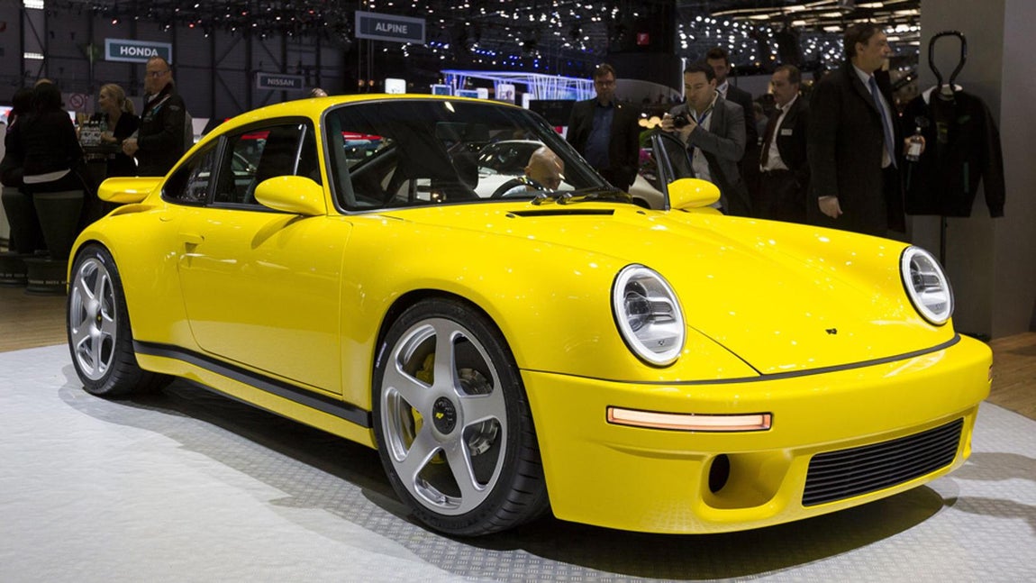 Ruf CTR 30th Anniversary Edition. Con motivo de suj 30 aniversario la marca alumbra un diseño clásico pero, a su vez, futurista: el Yellowbird de 211 mph de Ruf. Su leyenda se consolidó con una sesión de trituración de Nürburgring en el video "Faszination"
