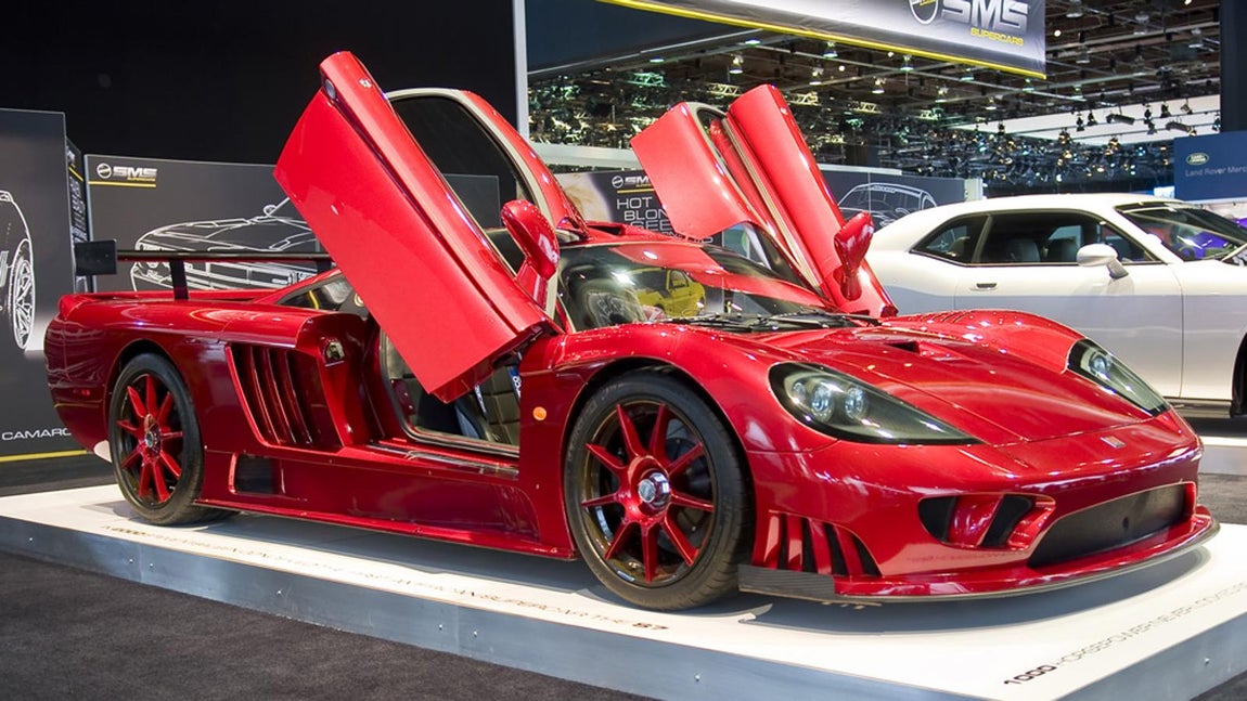 Saleen S7. El modelo posterior S7 Twin-Turbo de 2005 produjo 750 caballos de fuerza de un V-8 de bloque grande de 427 ci, y alcanzó una velocidad máxima reclamada de 248 mph, un rendimiento asombroso en ese momento y ahora. Producido hasta 2009, el Saleen S7 sigue siendo un coleccionable raro, y aunque no hay cifras de producción disponibles oficialmente, se estima que sus números están muy por debajo de los tres dígitos