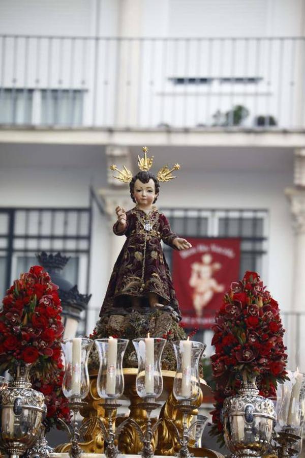 La procesión del Niño Jesús del Sepulcro, en imágenes