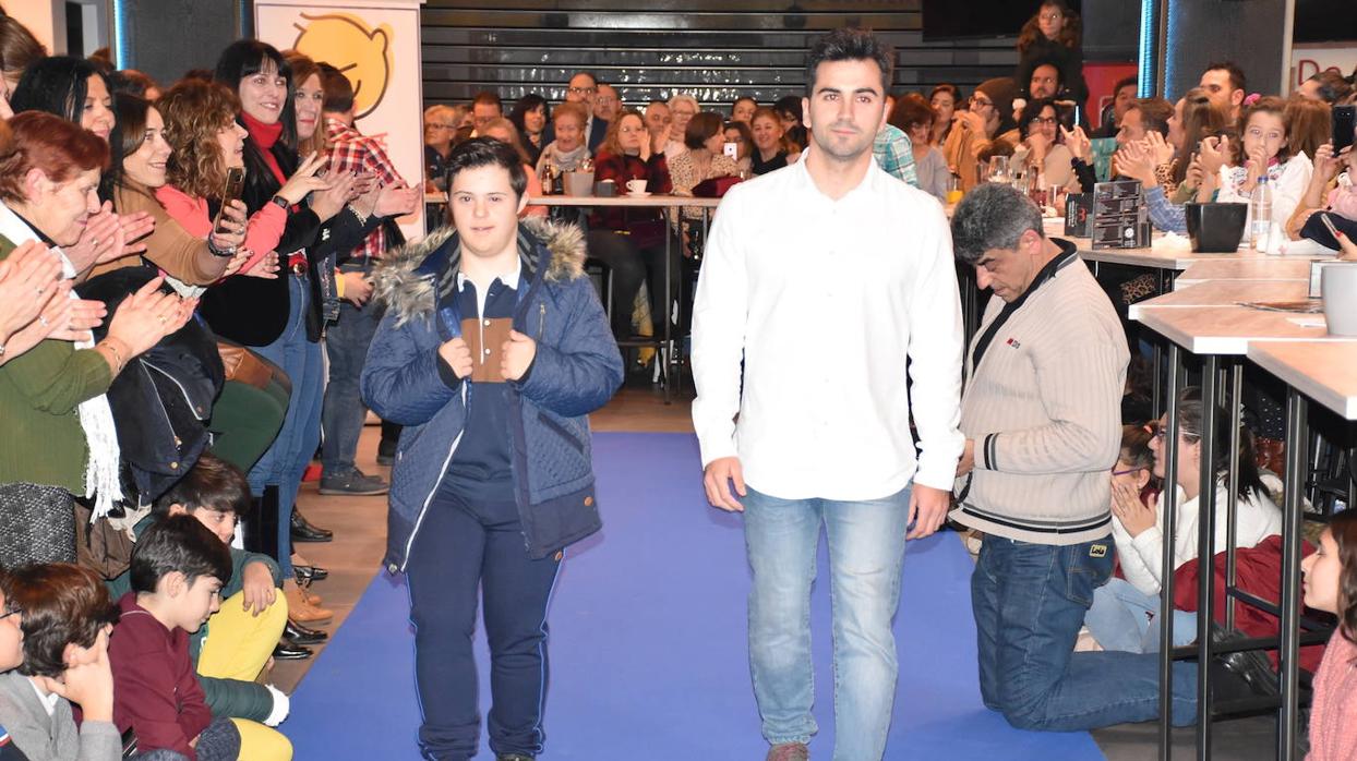 Desfile infantil «Más que moda» a beneficio de la Asociación Down Talavera