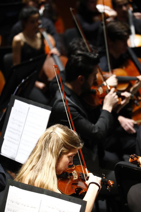 El concierto de la OJA y la Fundación Barenboim en Córdoba, en imágenes