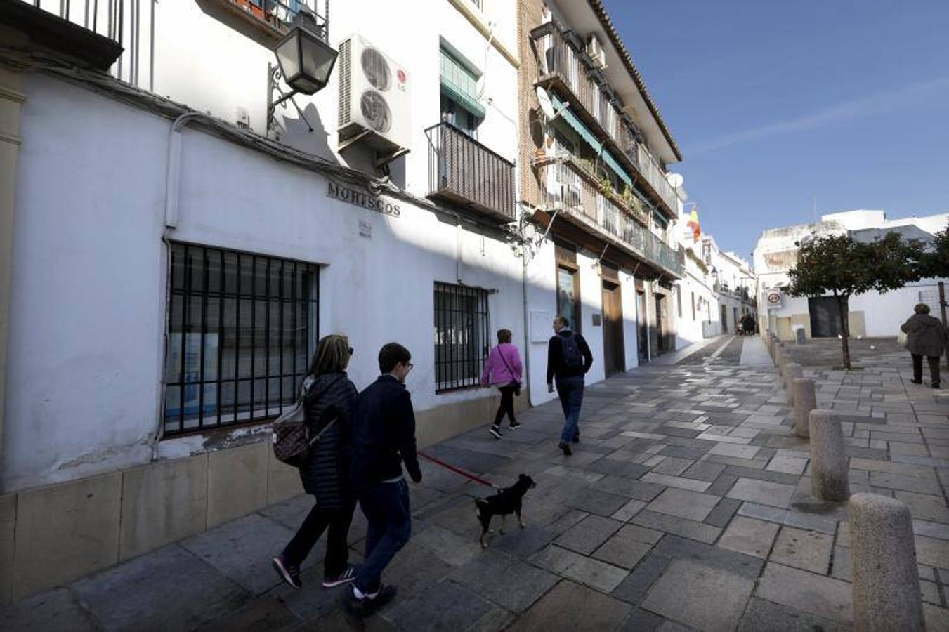 La calle Moriscos de Córdoba, en imágenes