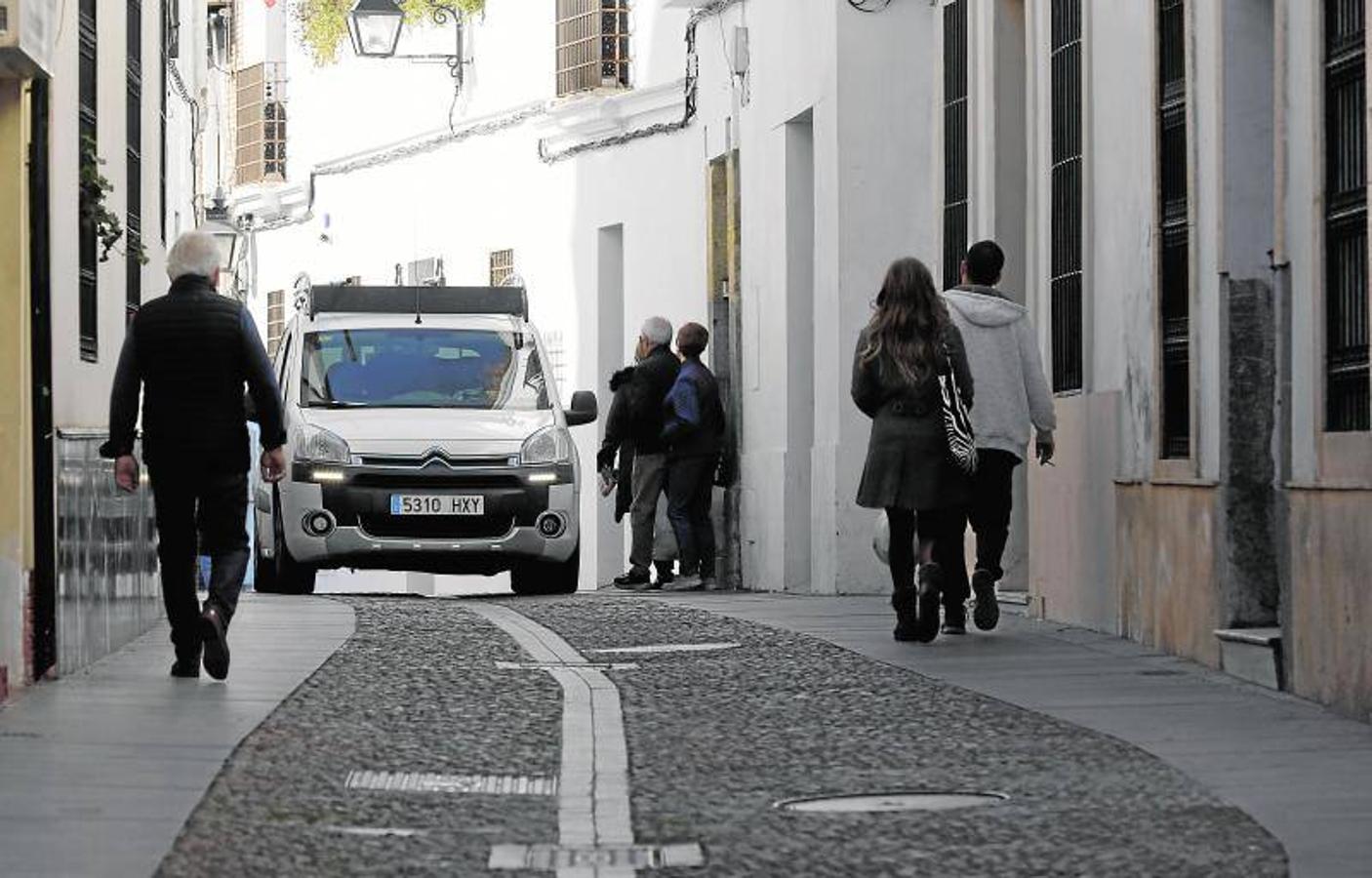 La calle Moriscos de Córdoba, en imágenes