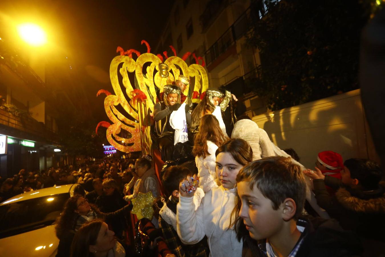 La Cabalgata de los Reyes en Ciudad Jardín de Córdoba, en imágenes