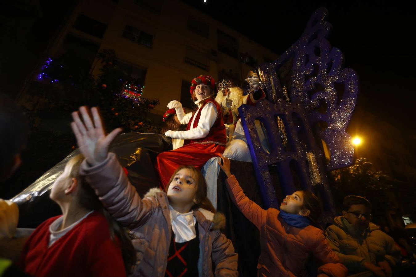 La Cabalgata de los Reyes en Ciudad Jardín de Córdoba, en imágenes