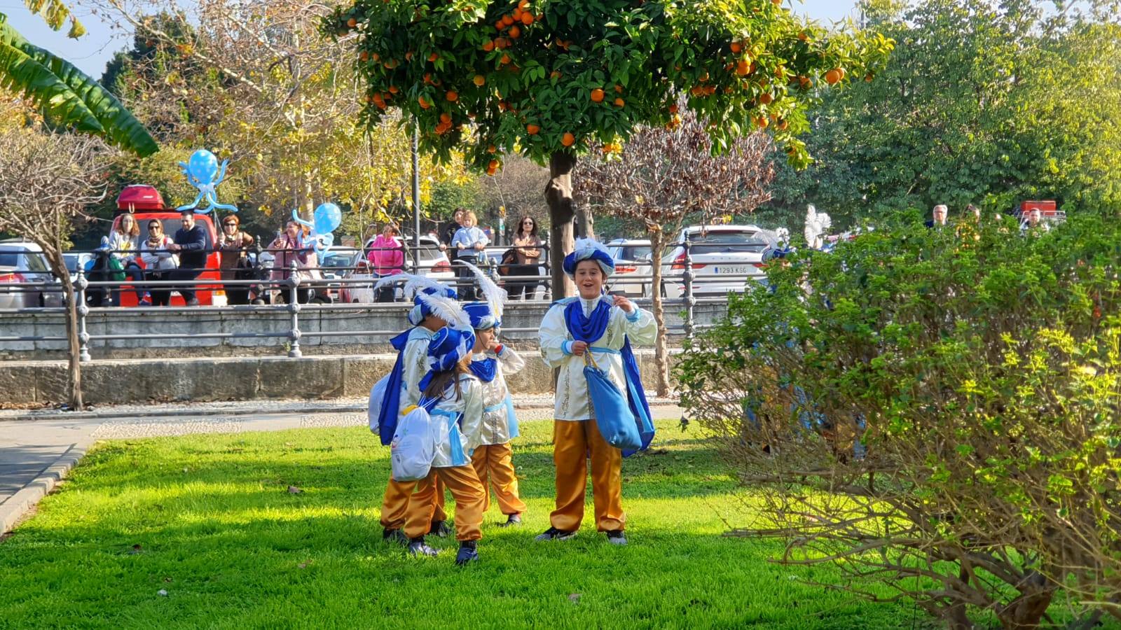 En imágenes, todos los preparativos de la Cabalgata de Reyes Magos de Sevilla en el rectorado