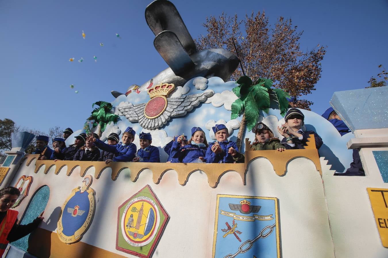 Salida de la Cabalgata de Reyes de Sevilla, en imágenes