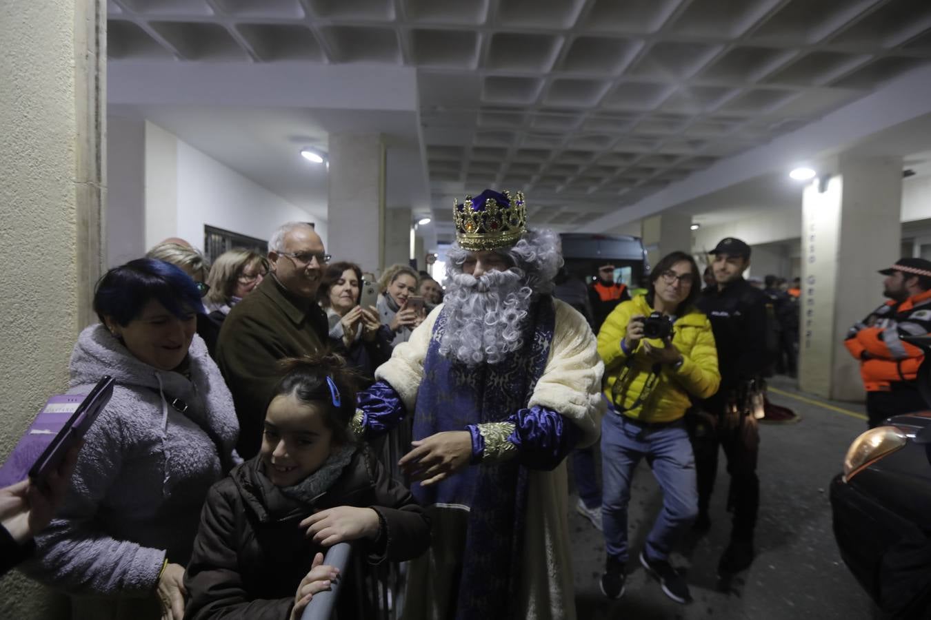 Los Reyes Magos visitan el Hospital Puerta del Mar