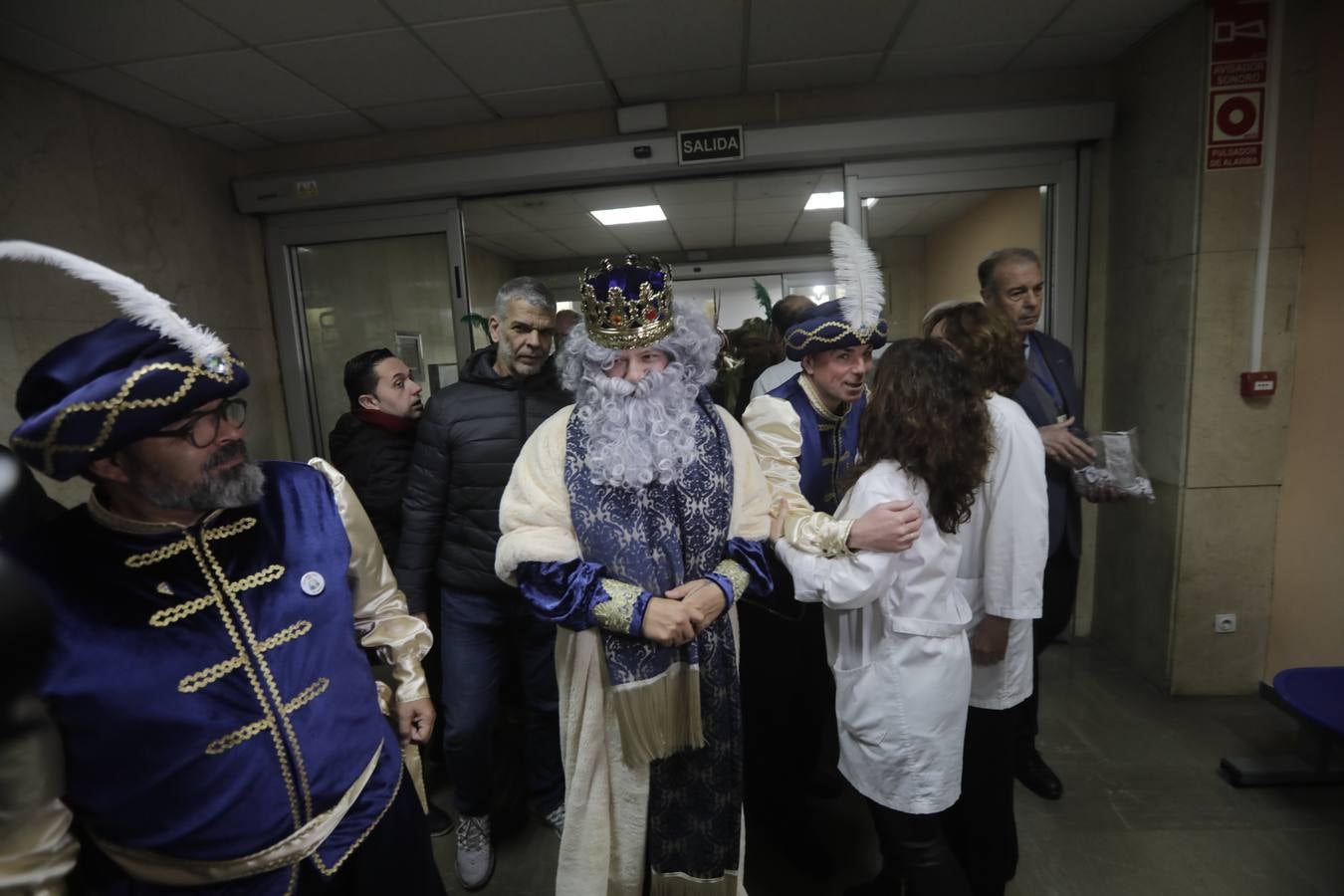 Los Reyes Magos visitan el Hospital Puerta del Mar