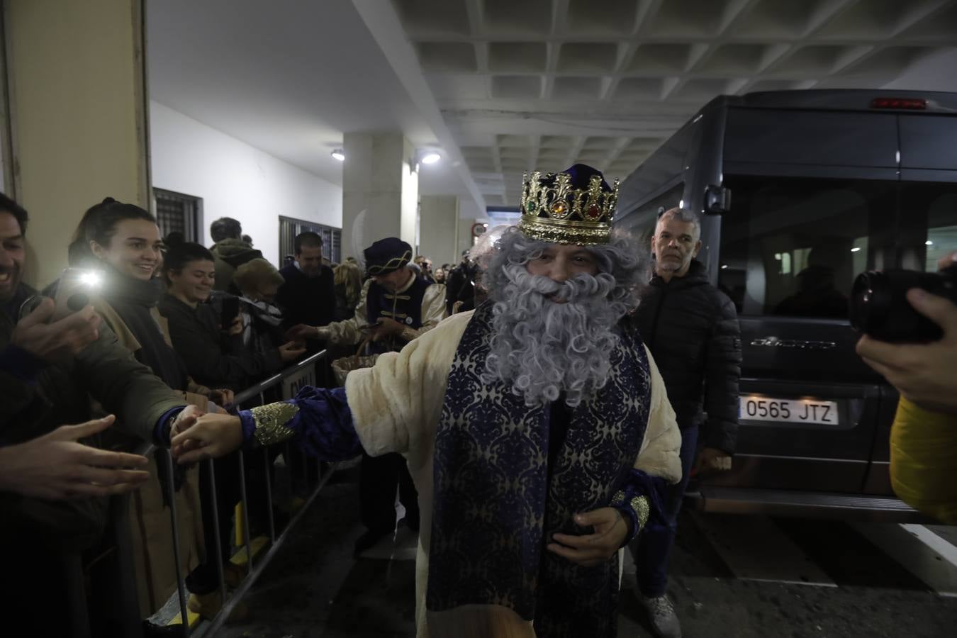 Los Reyes Magos visitan el Hospital Puerta del Mar