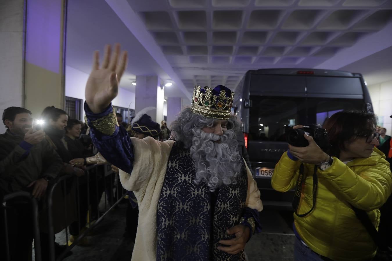 Los Reyes Magos visitan el Hospital Puerta del Mar