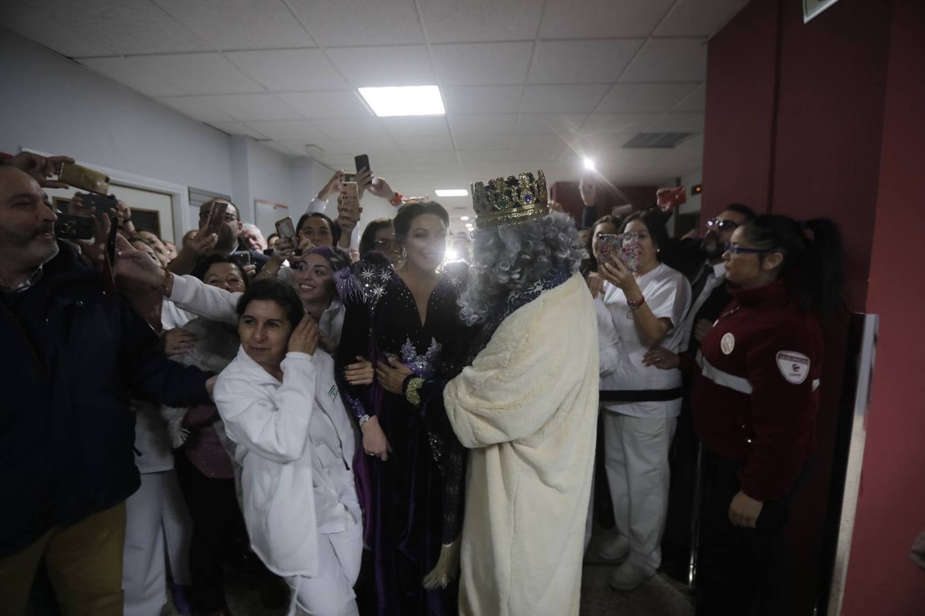 Los Reyes Magos visitan el Hospital Puerta del Mar