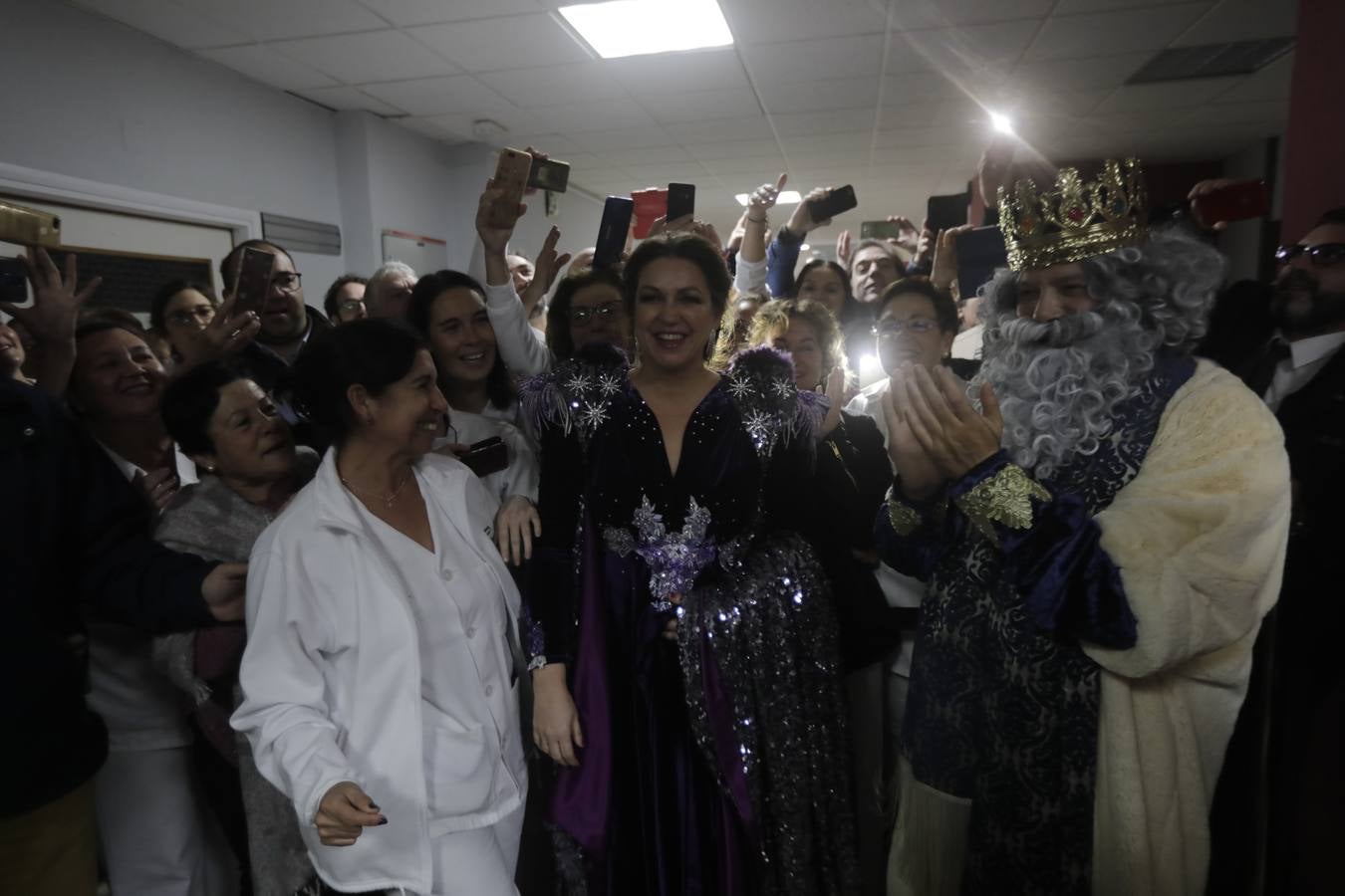 Los Reyes Magos visitan el Hospital Puerta del Mar