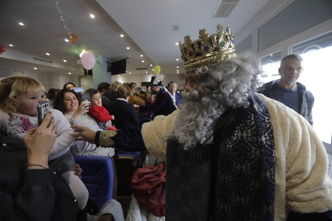 Los Reyes Magos visitan el Hospital Puerta del Mar