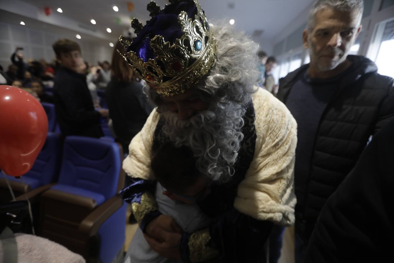 Los Reyes Magos visitan el Hospital Puerta del Mar