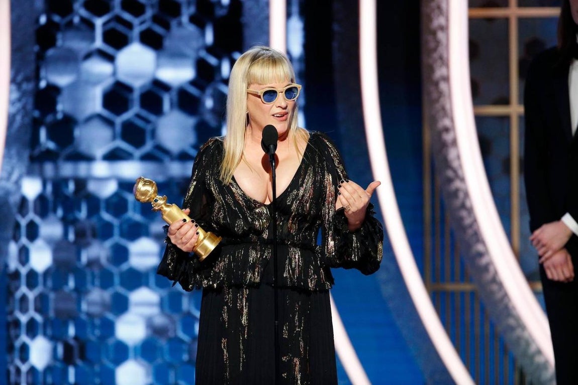 Patricia Arquette, mejor actriz de reparto de serie, miniserie o película para televisión por «The act». 