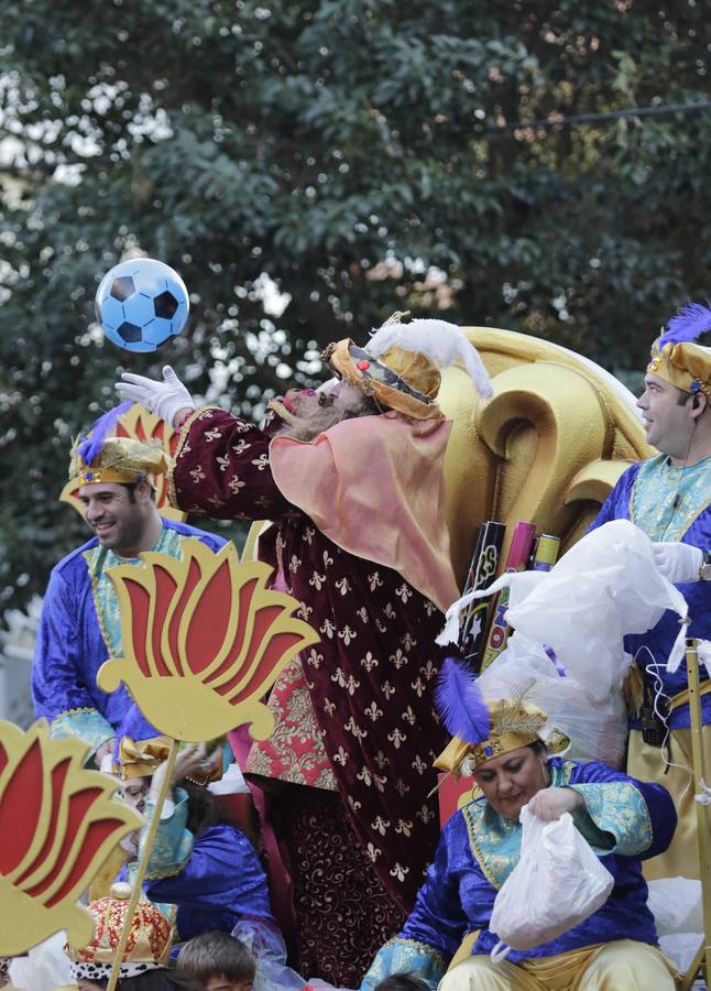 En imágenes, la cabalgata de Reyes Magos de Triana