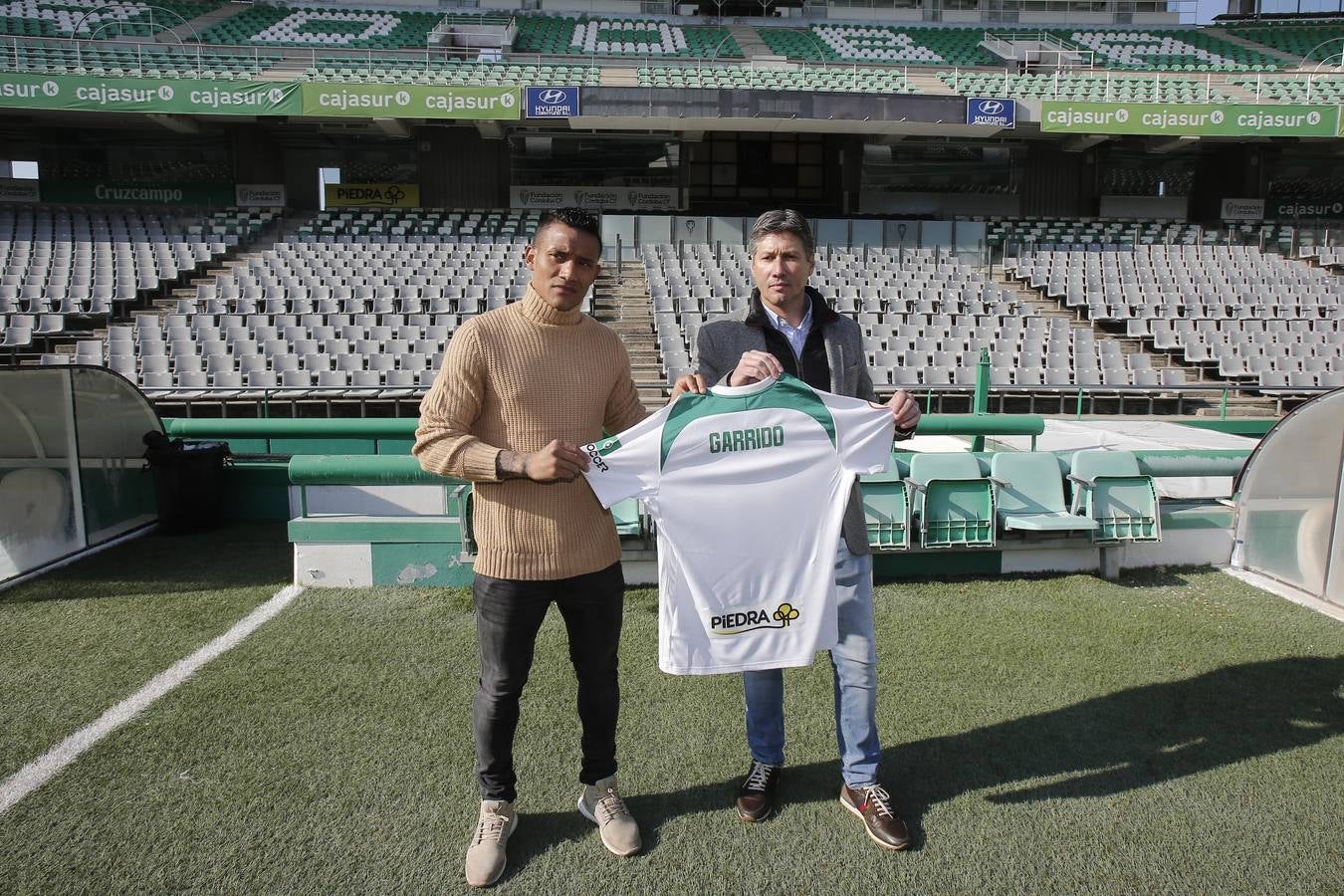 La puesta de largo del hondureño Luis Garrido en el Córdoba CF, en imágenes