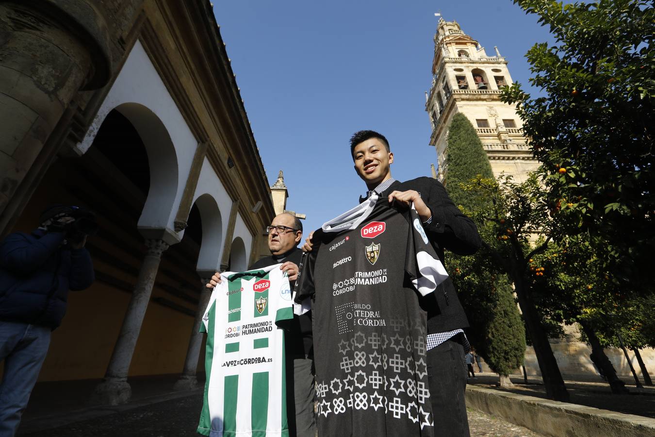 La presentación del japonés Shimizu del Córdoba Patrimonio, en imágenes