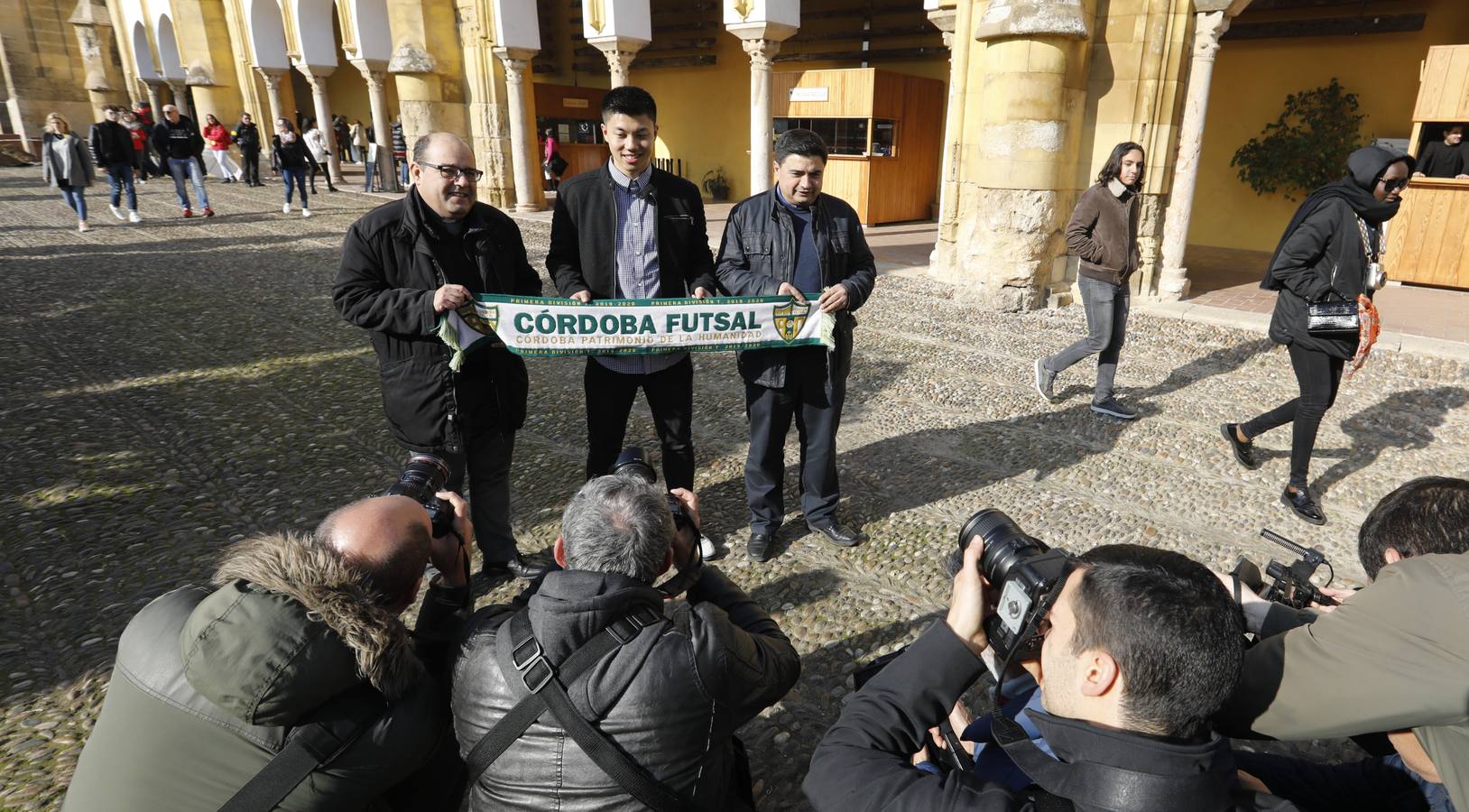 La presentación del japonés Shimizu del Córdoba Patrimonio, en imágenes