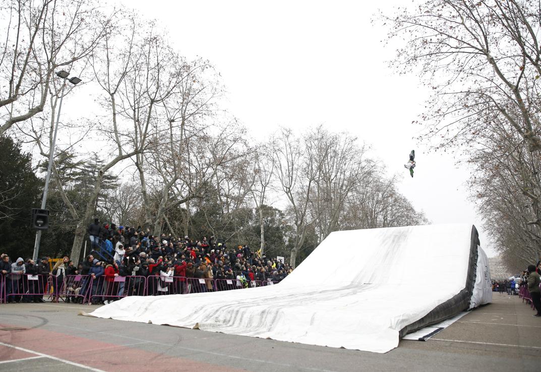 Desfile de banderas en Pingüinos 2020. 